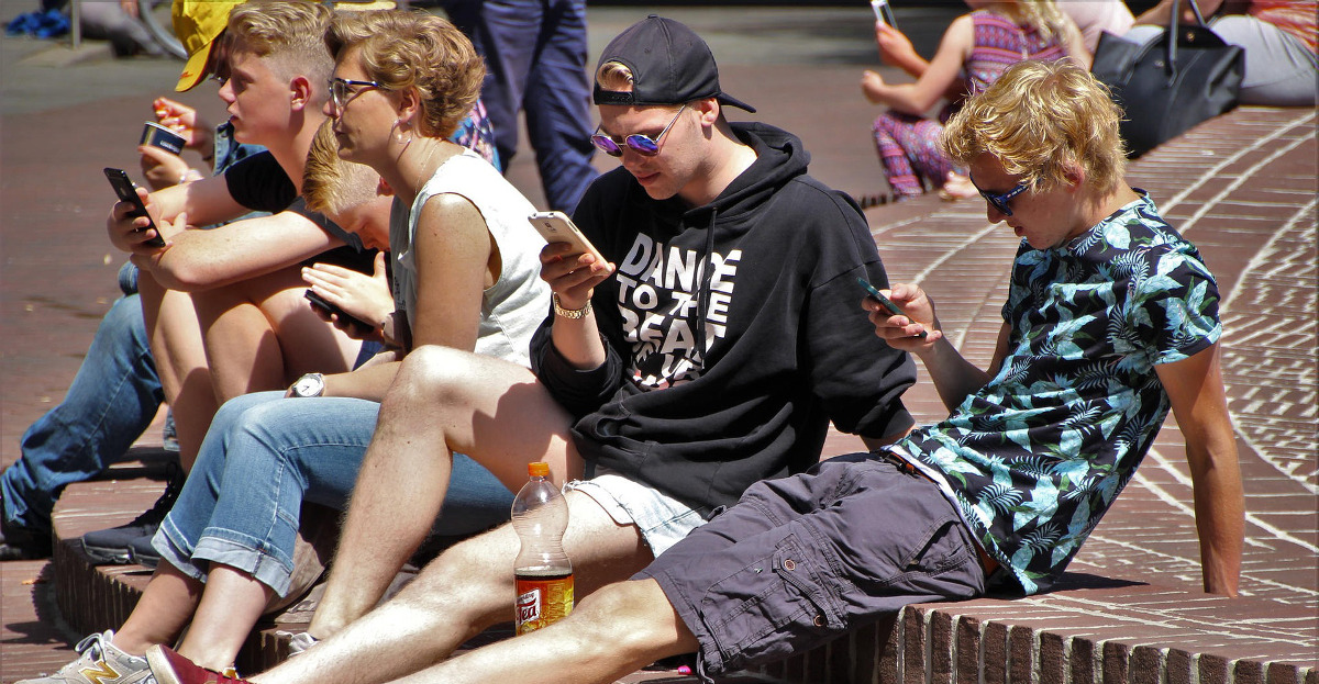 Wie Sie Kinder vor negativen Erfahrungen mit dem Internet schützen